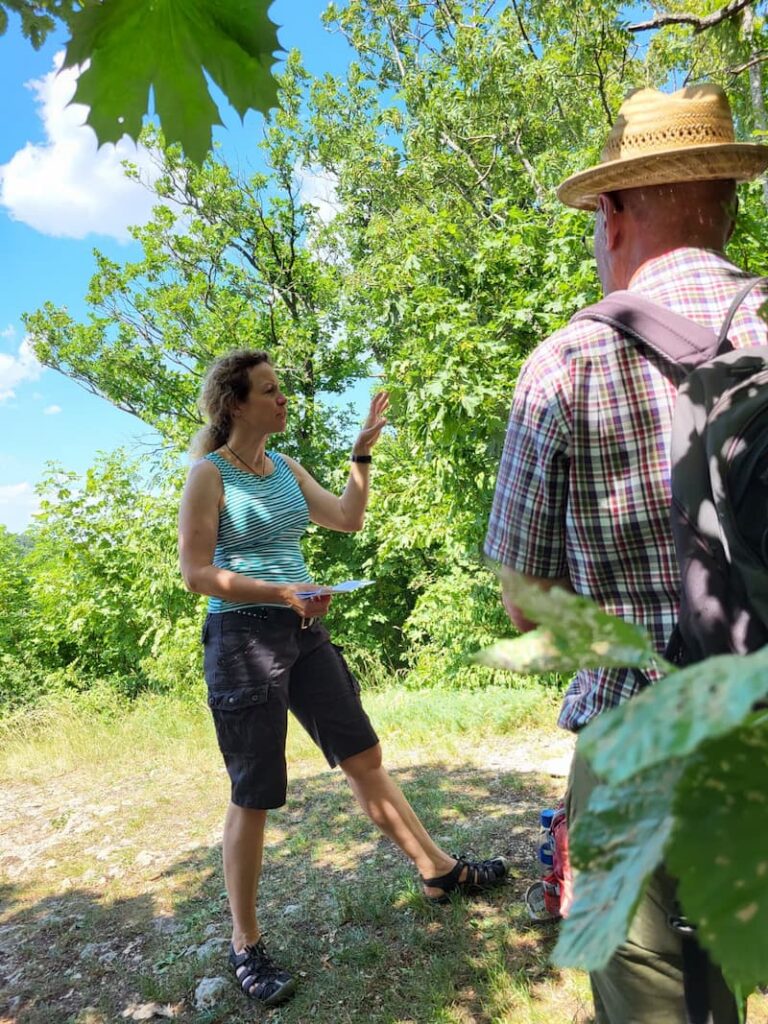 Peggy erklärt Shinrin Yoku: Waldbaden ist auch bei Hitze unf für Ältere gut geeignet