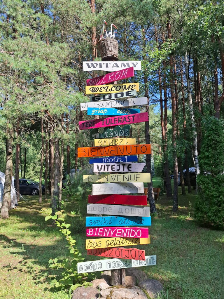 Willkommensschild Campingplatz Masuren